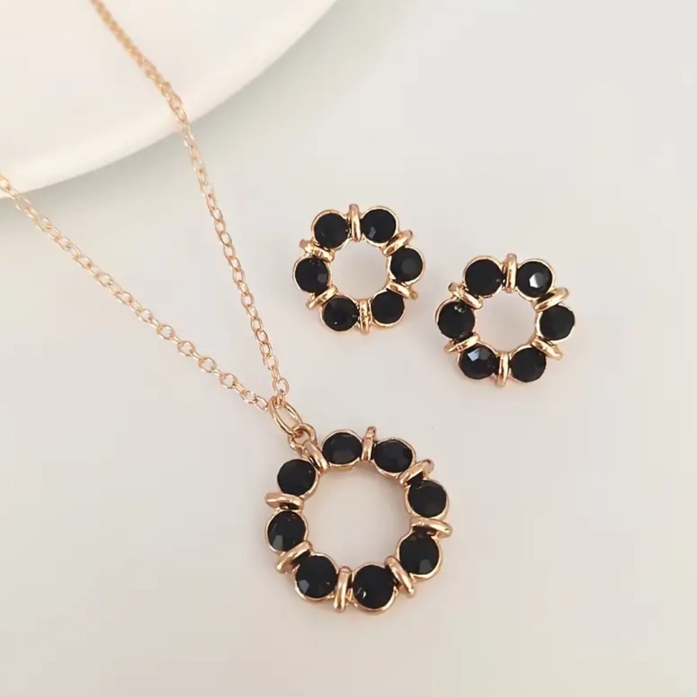 NEW|Women’s 3piece Vibrant Black Gold-Toned Necklace Pendant & Earrings